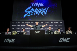 ONE Samurai press con 12