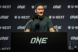 ONE Samurai press con 20