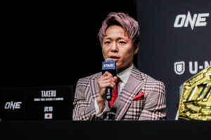 ONE Samurai press con 7