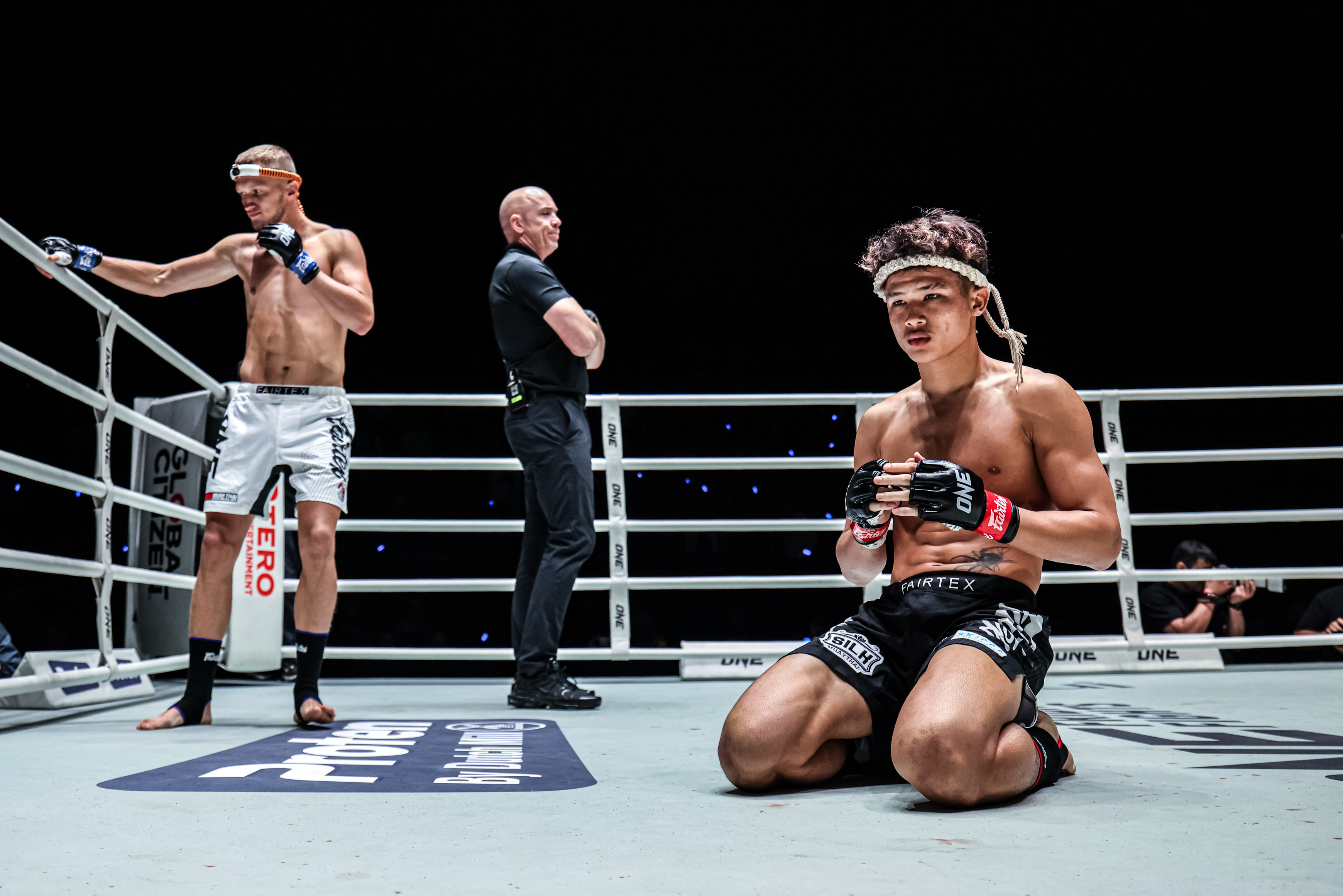 14_Detchawalit_vs_DenisDotsenko 9.jpg