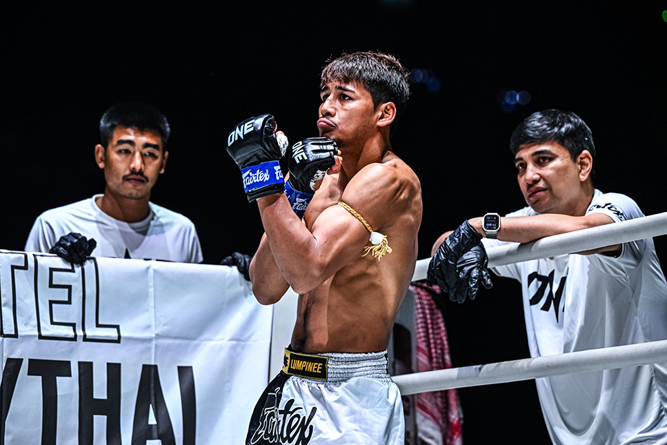 CoverWeb_OL147_Decho_PreFight