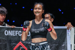 OFN41_02_Supergirl_vs_YuYauPui 12