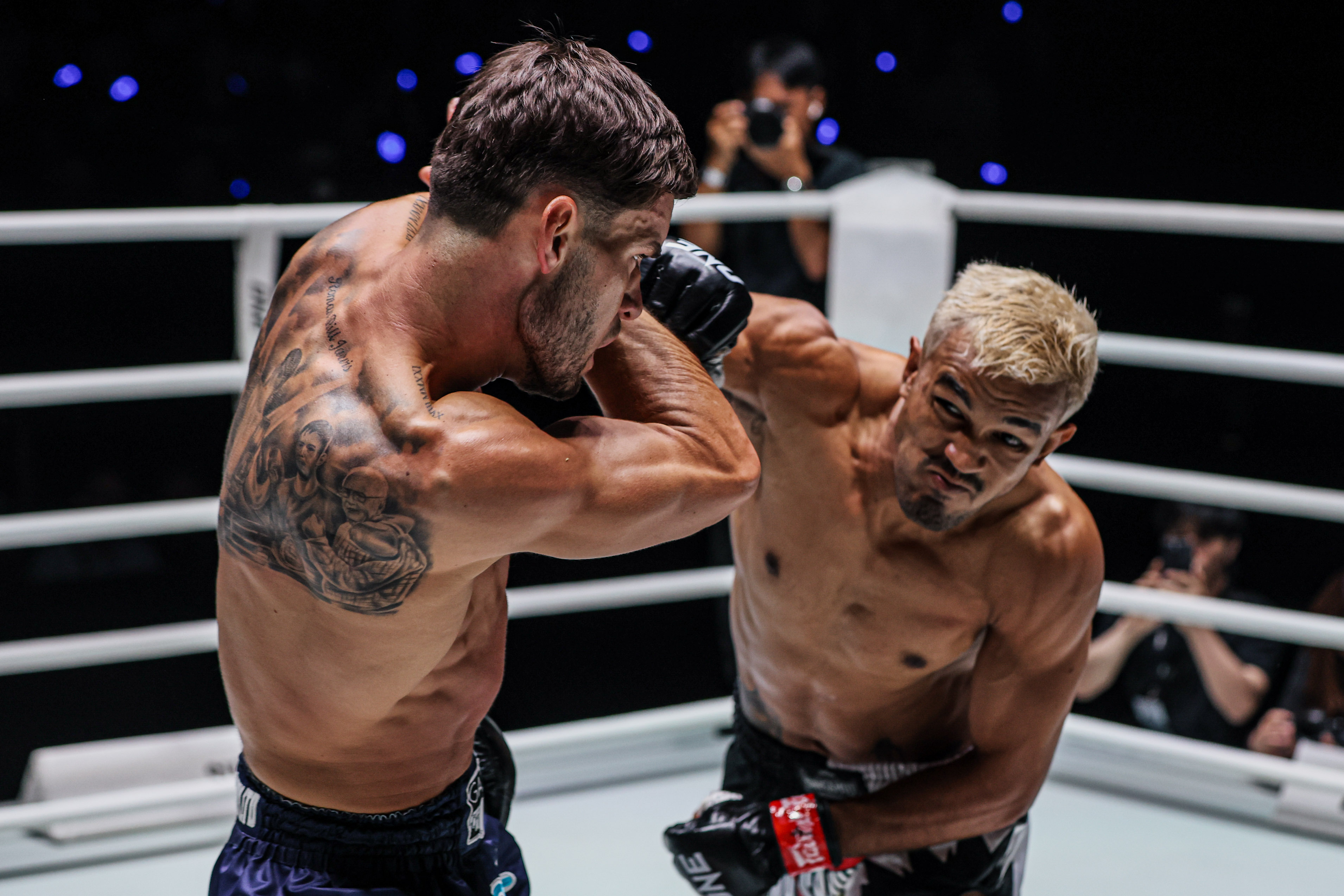 OFN41_09_Sinsamut_vs_GeorgeJarvis 28.jpg