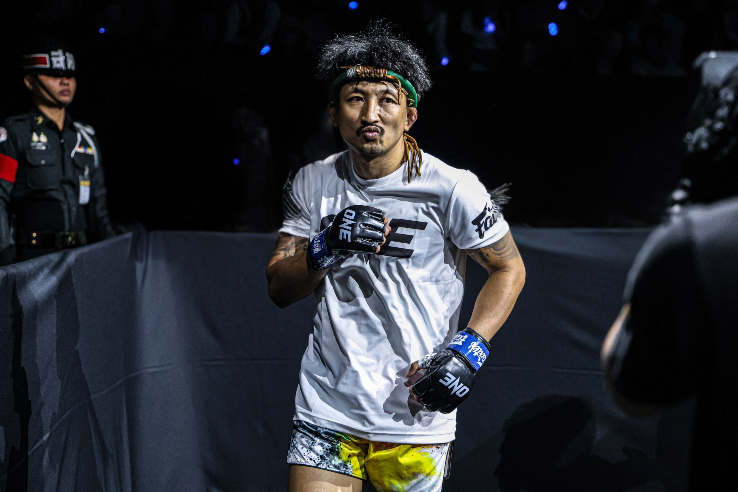 OL137_09 Suablack vs Pakorn 3   Edited