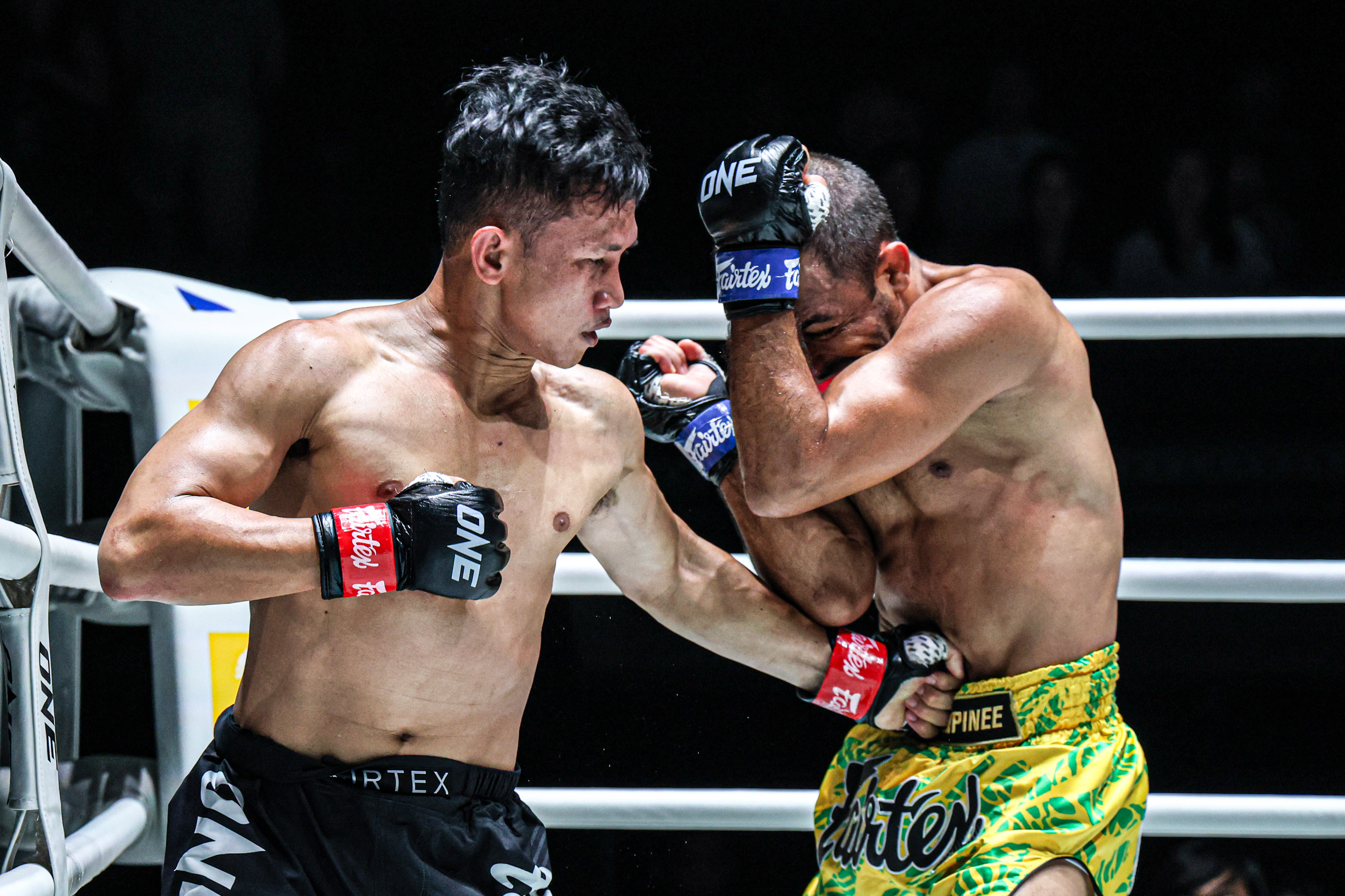 OL145_04_Watcharaphon VS Leandro Douglas_10.jpg