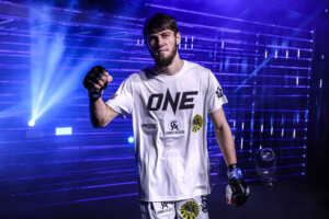 OL147_14_Nong O_vs_Asadula Imangazaliev 1