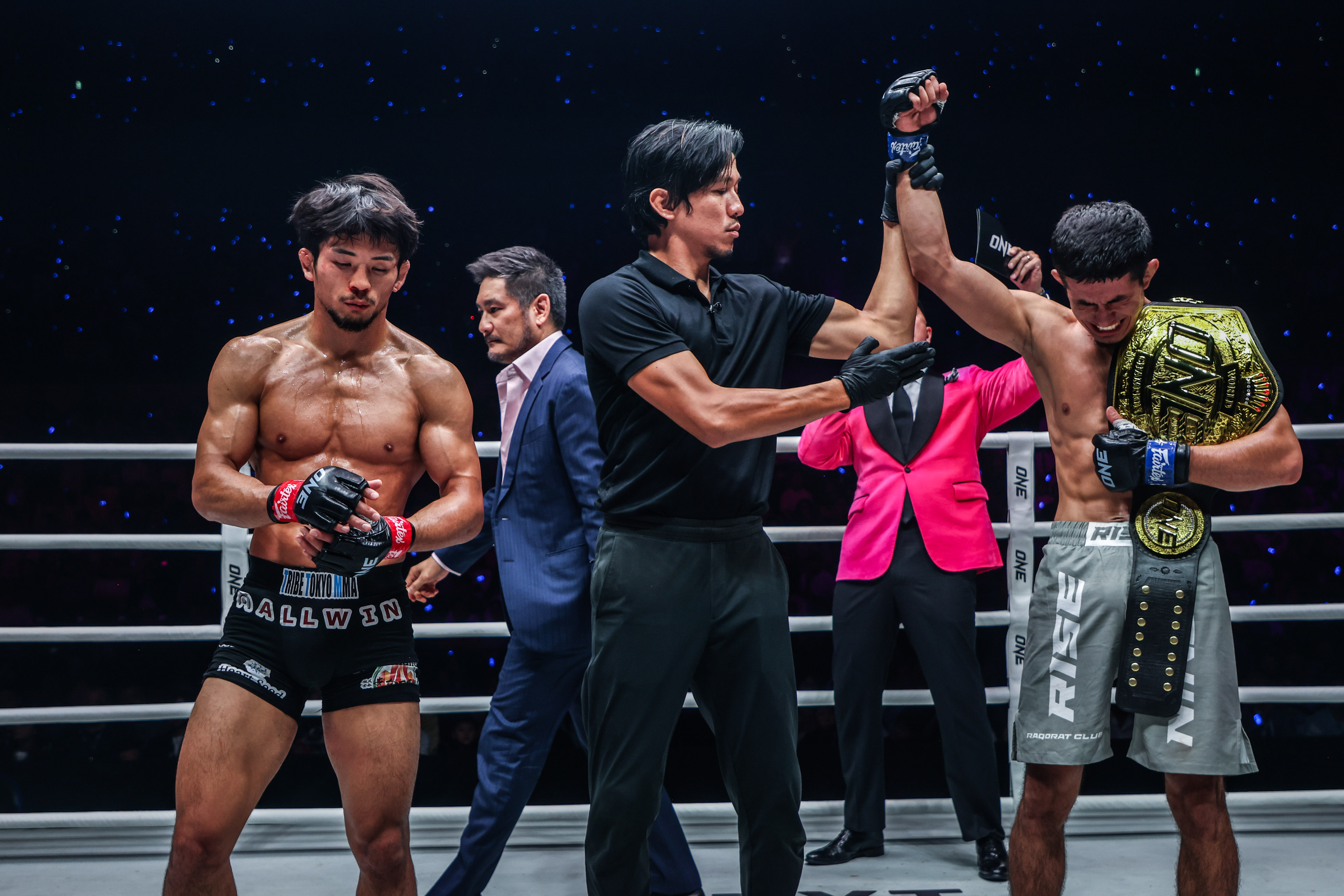 14 Yuya Wakamatsu vs Avazbek Kholmirzaev OS1 11.jpg