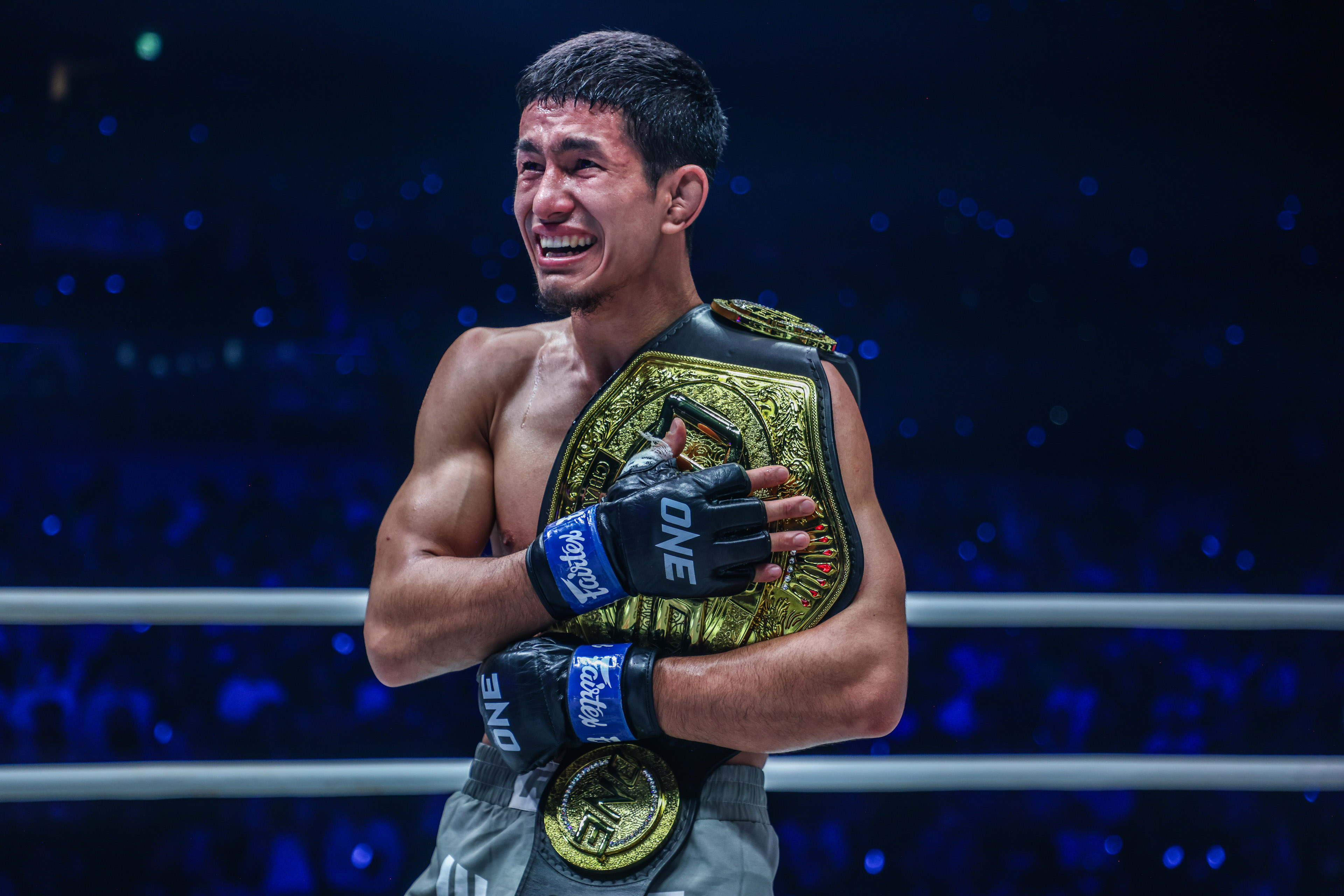 14 Yuya Wakamatsu vs Avazbek Kholmirzaev OS1 13.jpg