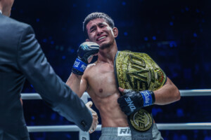 14 Yuya Wakamatsu vs Avazbek Kholmirzaev OS1 14