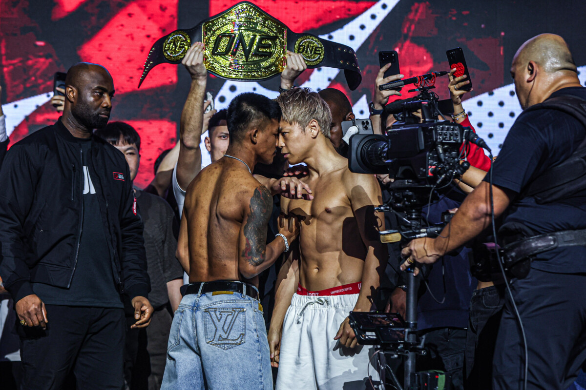 Ceremonial Weigh Ins and Faceoffs OS1 (100)