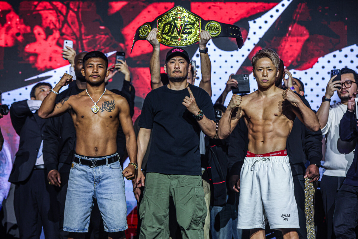 Ceremonial Weigh Ins and Faceoffs OS1 (104)