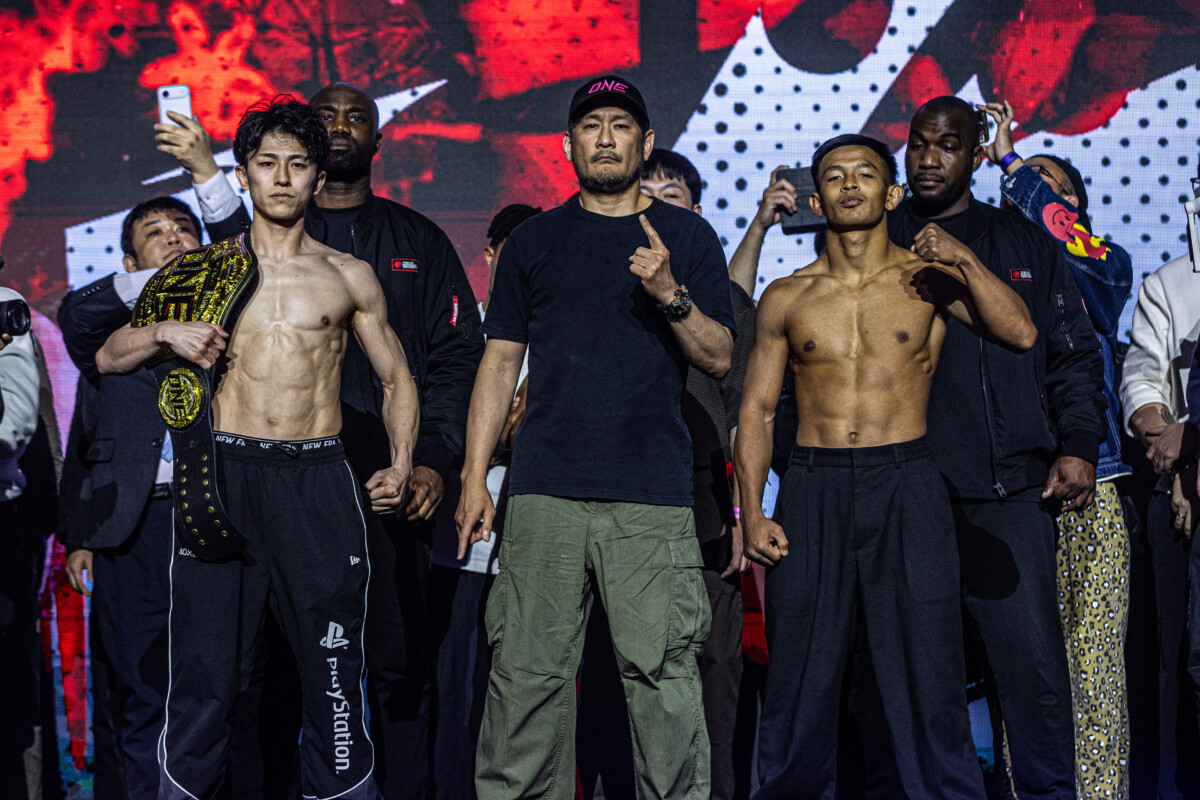Ceremonial Weigh Ins and Faceoffs OS1 (116)