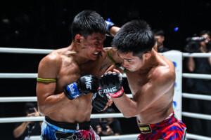 OL152_11_Petchakrit vs Singsuek_01