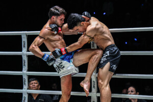 OL153_14_Worapon_vs_Tom_Casse 14