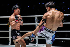 OL153_14_Worapon_vs_Tom_Casse 19