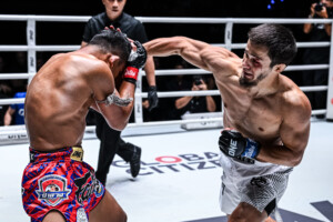 OL154_02_Superlek vs Abdulla Dayakaev_09
