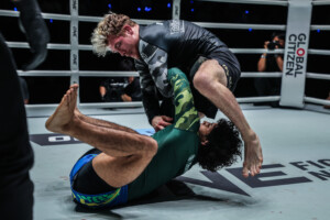 OFN44_04_FabricioAndrey_VS_OwenJones 52