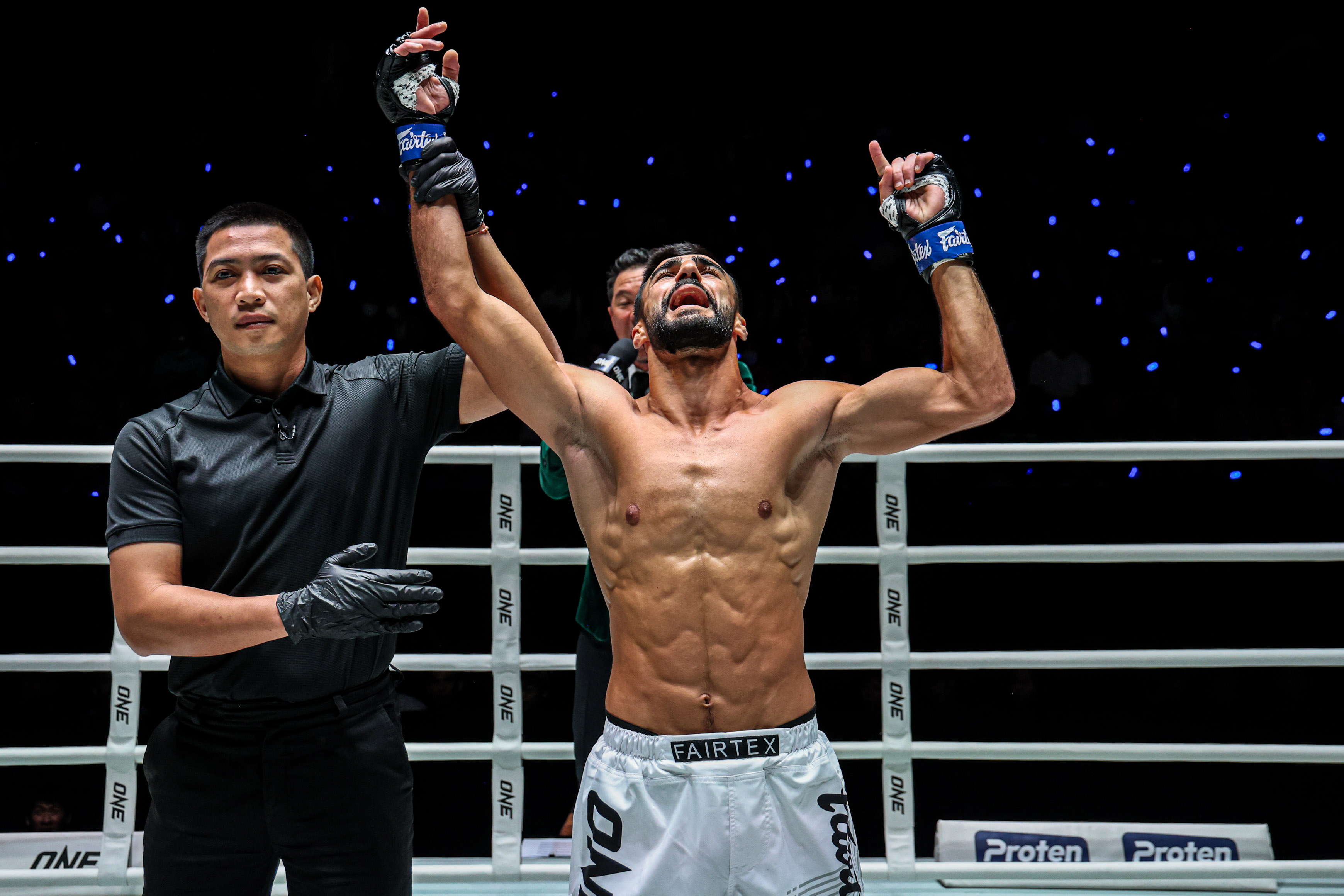 02 Chokpreecha VS Abdallah Ondash TIC24 10.jpg