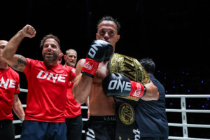 05 Jonathan Di Bella vs Zhang Peimian TLC22 107
