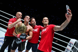 05 Jonathan Di Bella vs Zhang Peimian TLC22 42
