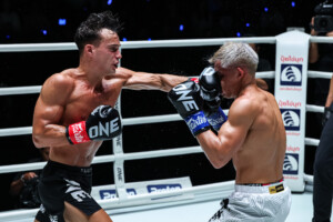 05 Jonathan Di Bella vs Zhang Peimian TLC22 94