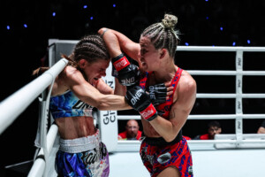 06 Mia Trevorrow vs Magdalena Pircher TLC22 68