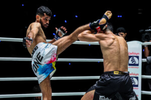 13 Watcharaphon VS Akram Hamidi OL164 3