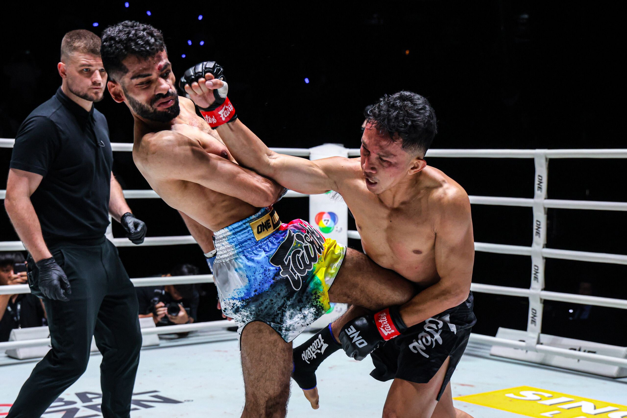13 Watcharaphon VS Akram Hamidi OL164 (37)