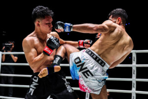 13 Watcharaphon VS Akram Hamidi OL164 4