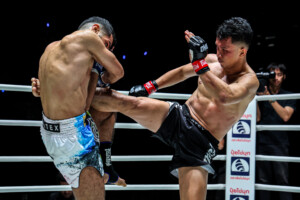 13 Watcharaphon VS Akram Hamidi OL164 5