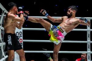 13 Watcharaphon VS Akram Hamidi OL164 7
