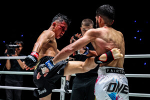 13 Watcharaphon VS Akram Hamidi OL164 9