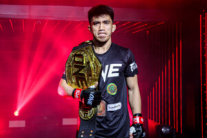 TIC21_04_Joshua Pacio vs Mansur Malachiev_31
