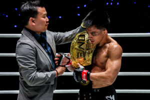 TIC21_04_Joshua Pacio vs Mansur Malachiev_33