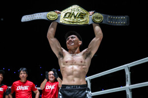 TIC21_04_Joshua Pacio vs Mansur Malachiev_34