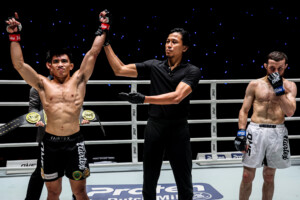 TIC21_04_Joshua Pacio vs Mansur Malachiev_38