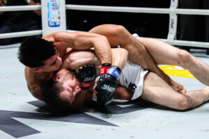 TIC21_04_Joshua Pacio vs Mansur Malachiev_43