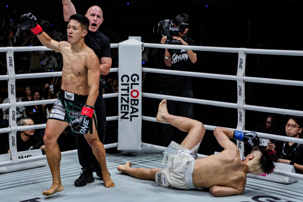 Masaaki Noiri celebrates after stopping Liu Mengyang at ONE SAMURAI 2