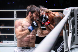 OL165_13_Suksawat vs Ilyas Musaev_10