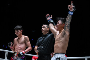 OL166_14_ Khunpon_vs_Panpadej 34