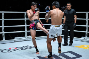 OL166_14_ Khunpon_vs_Panpadej 38