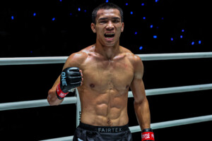 05 Petmuangsri vs Gregor Thom TIC29 11