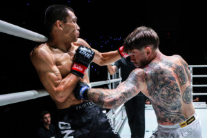 05 Petmuangsri vs Gregor Thom TIC29 12