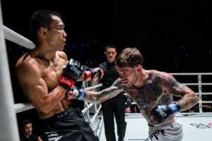 05 Petmuangsri vs Gregor Thom TIC29 14