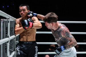 05 Petmuangsri vs Gregor Thom TIC29 15