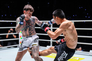 05 Petmuangsri vs Gregor Thom TIC29 35