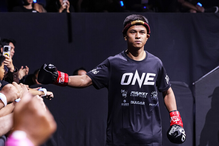 “พันธ์พยัคฆ์ จิตรเมืองนนท์” ทักทายแฟนมวยก่อนขึ้นเวที The Inner Circle 23