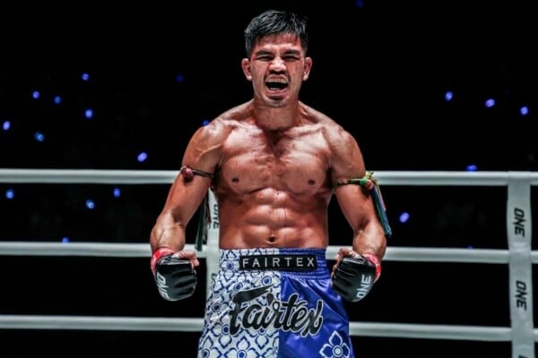 “นักรบ แฟร์เท็กซ์” เบ่งกล้ามดีใจหลังเอาชนะ "จาค็อบ สมิธ" ในศึก ONE Fight Night 44