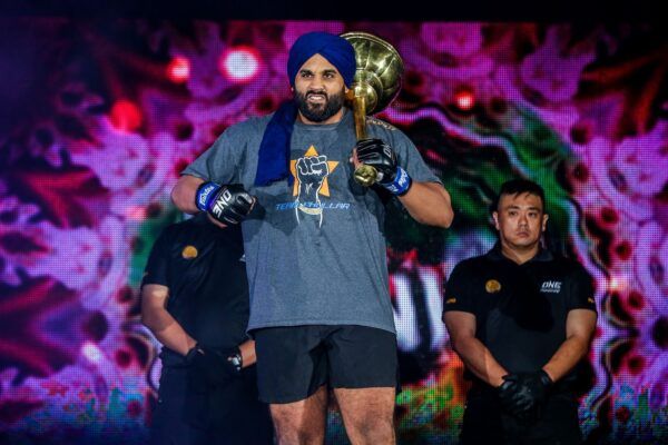 Arjan Bhullar at ONE CENTURY DUX 0983 600x400