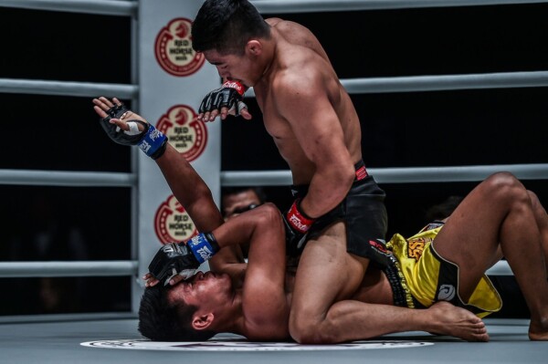 Roshan Mainam defeats Khon Sichan at ONE MASTERS OF FATE ASH_9913 600x399